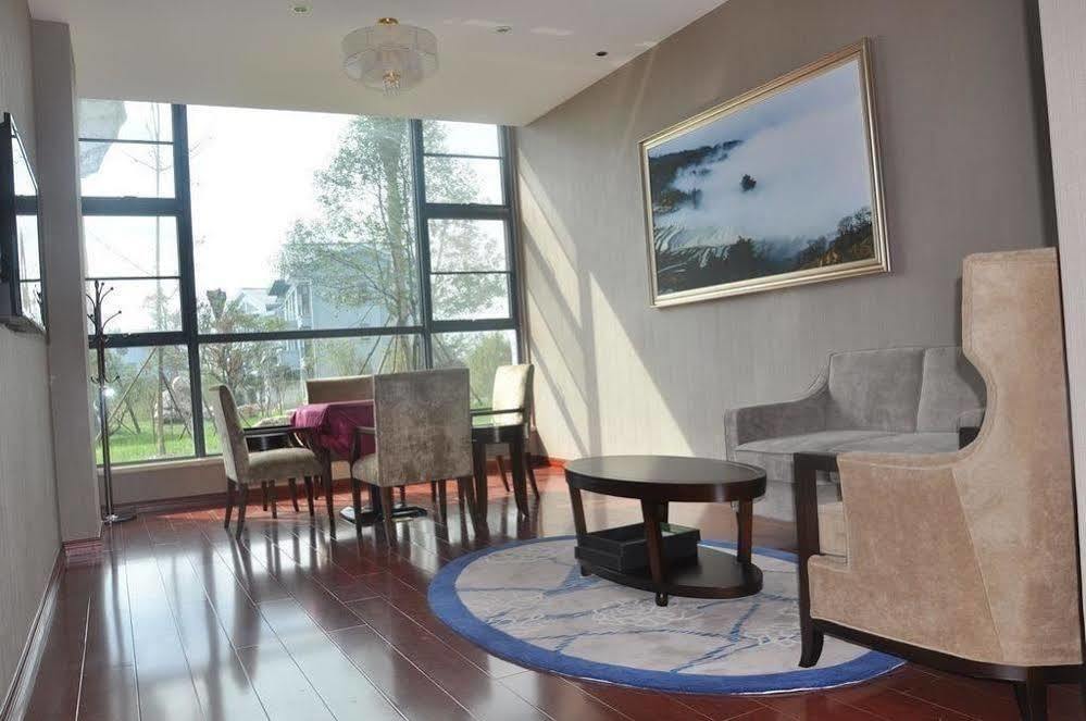 Jingyue Lake Hotel Dujiangyan Extérieur photo